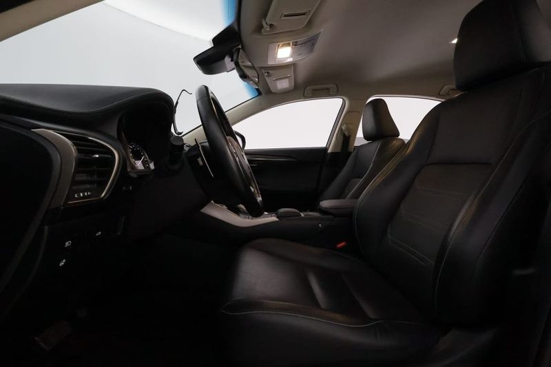 Lexus NX bild 10
