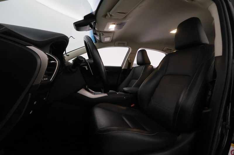Lexus NX bild 11