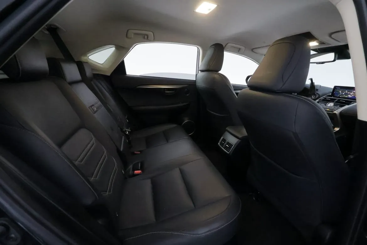 Vehicle image 21