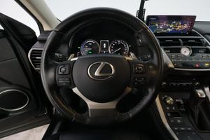 Lexus NX bild 15