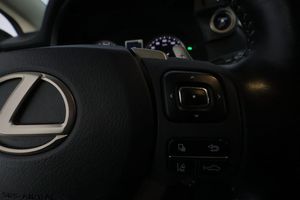 Lexus NX bild 18