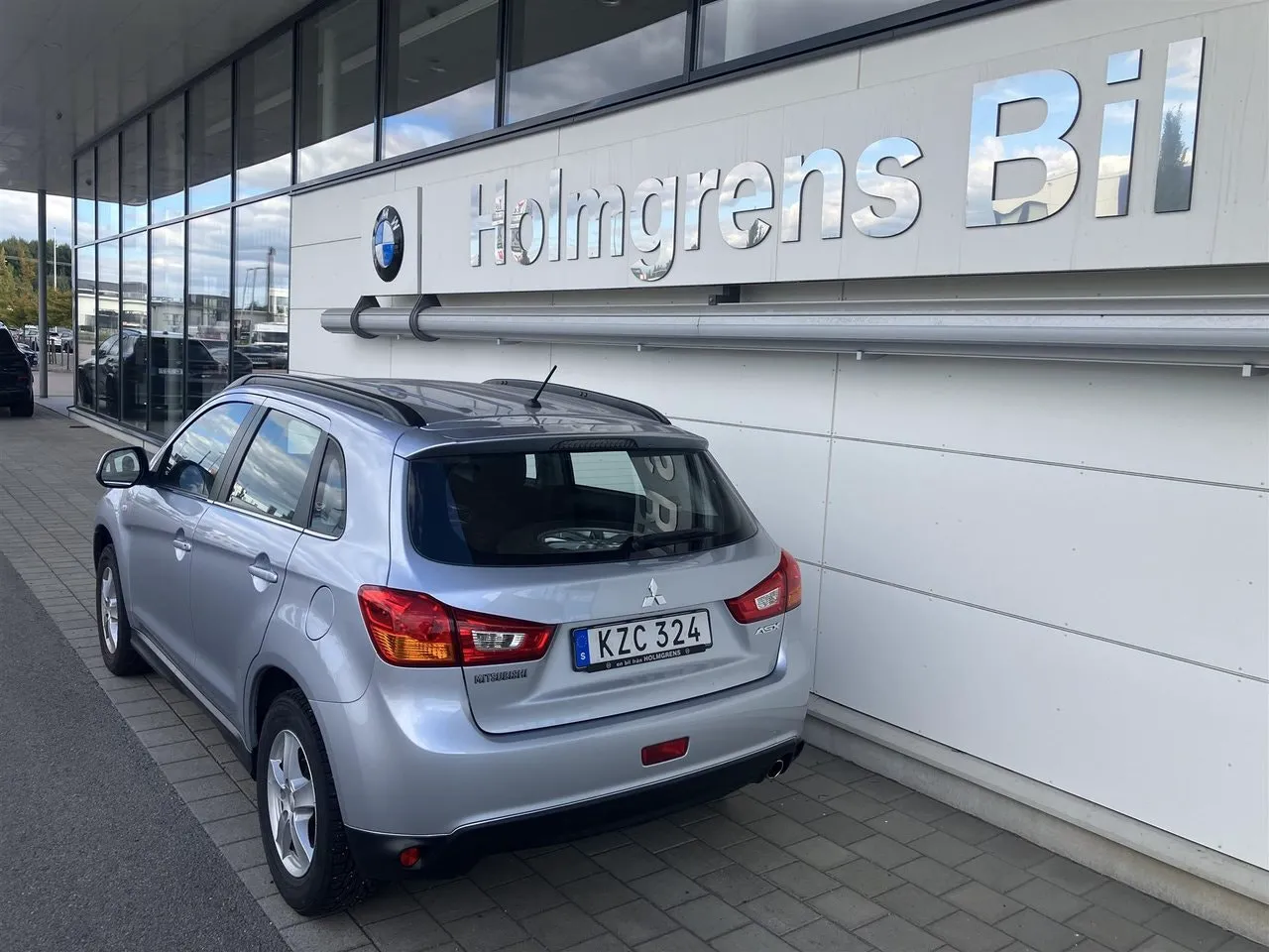 Vehicle image 1
