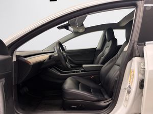 Tesla Model 3 bild 13