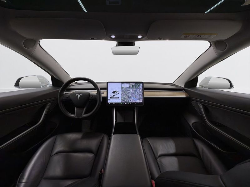 Tesla Model 3 bild 11