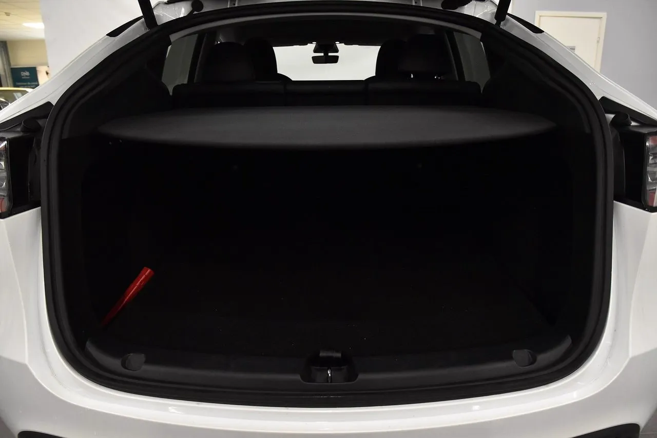 Vehicle image 20