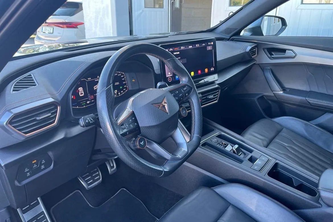 Vehicle image 18