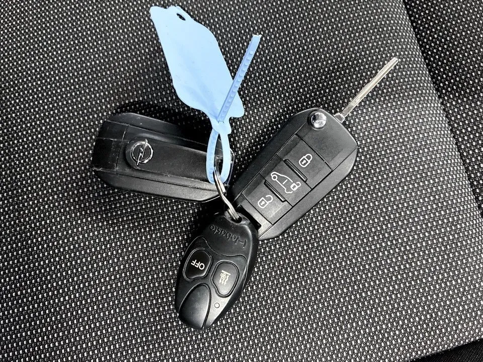 Vehicle image 21