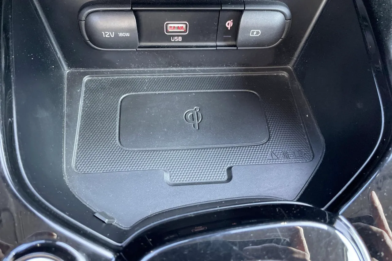 Vehicle image 28
