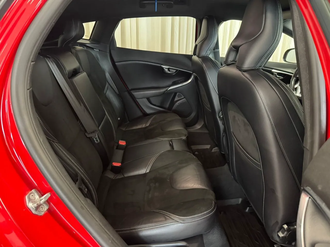 Vehicle image 25