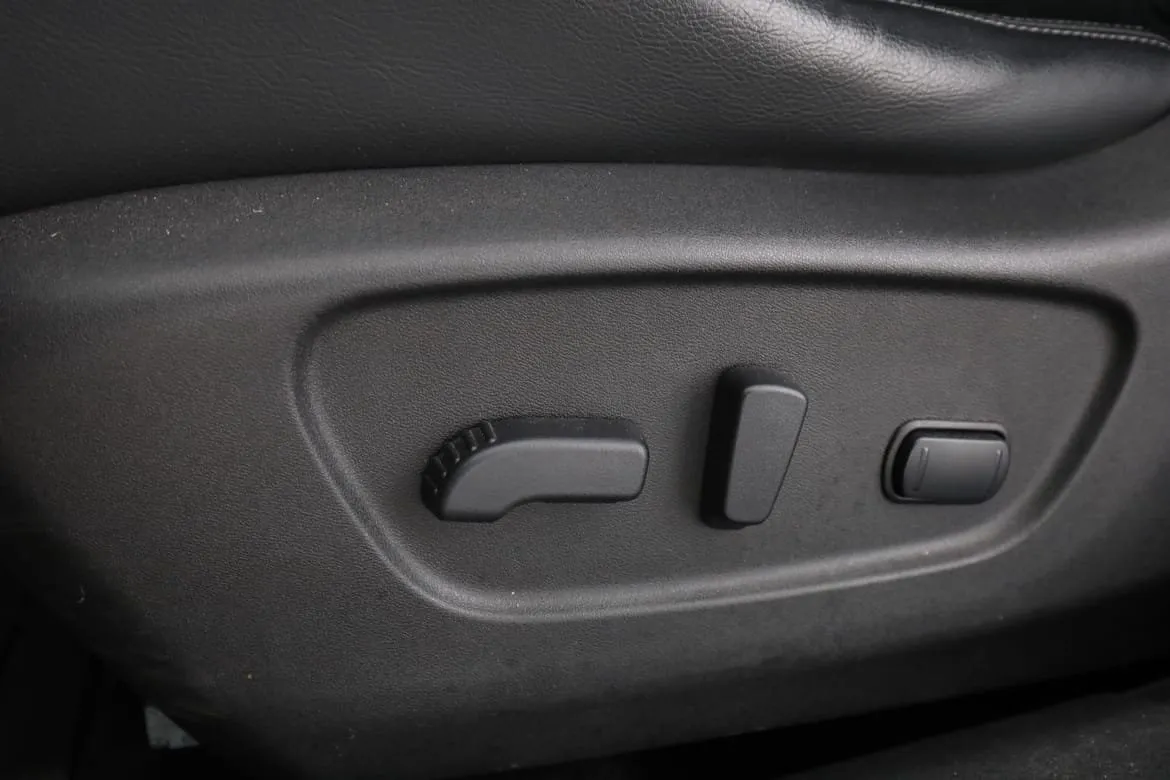 Vehicle image 36
