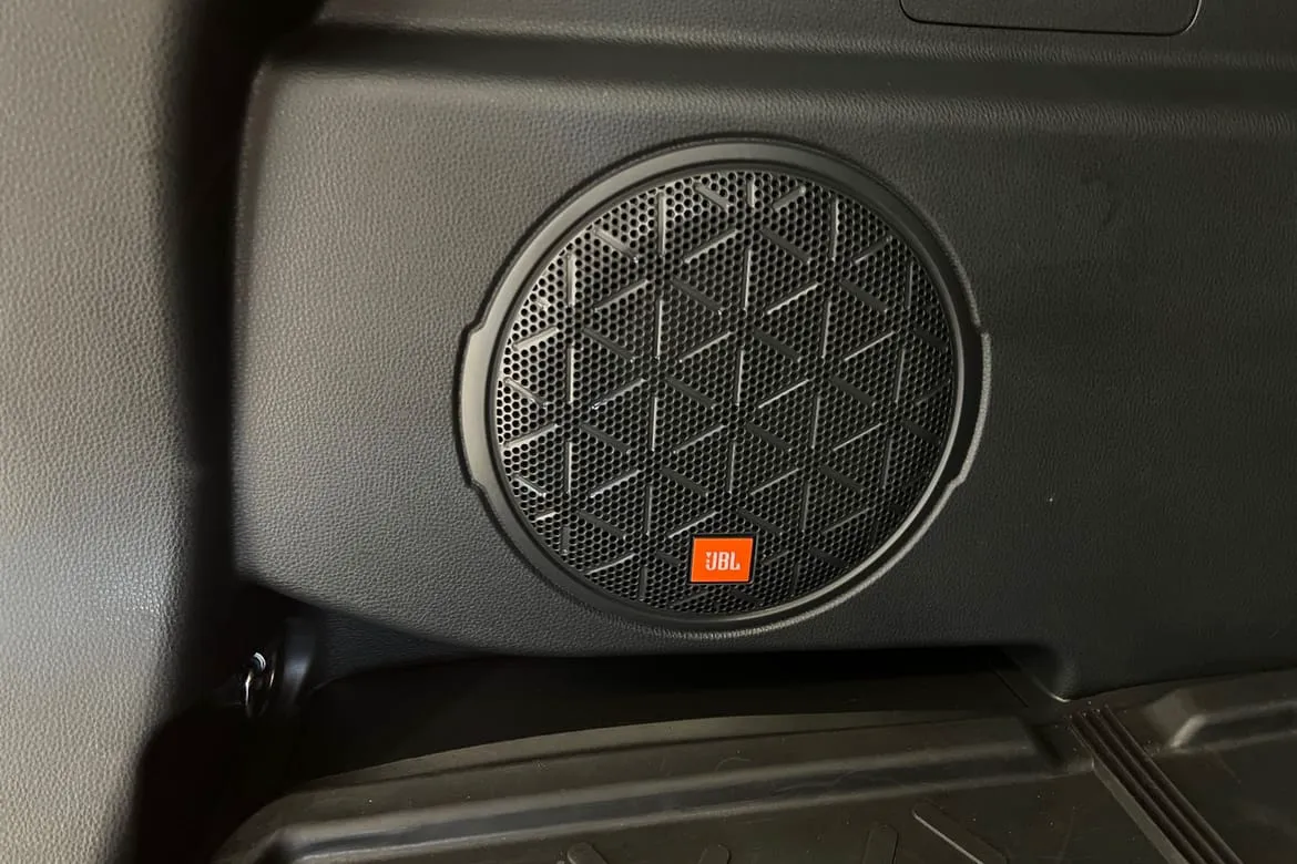 Vehicle image 20