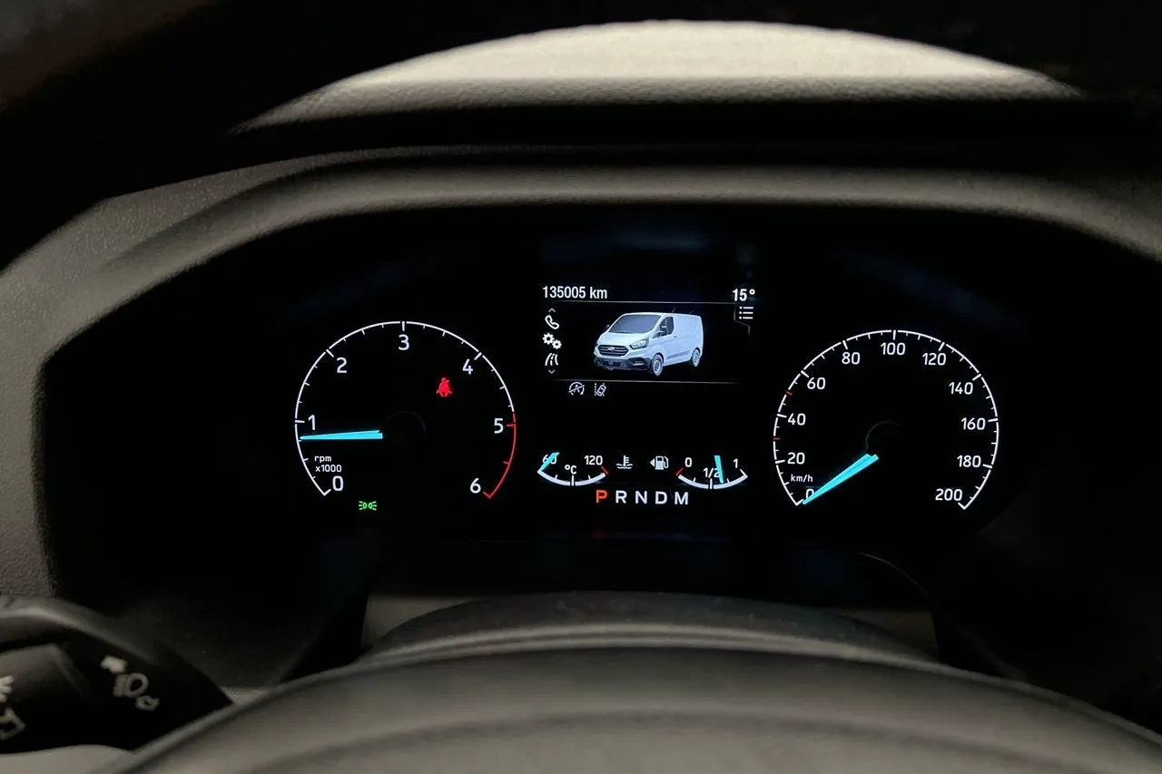 Vehicle image 17