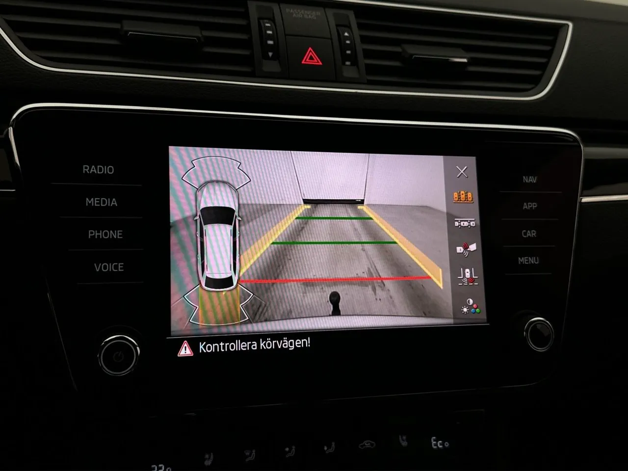 Vehicle image 22