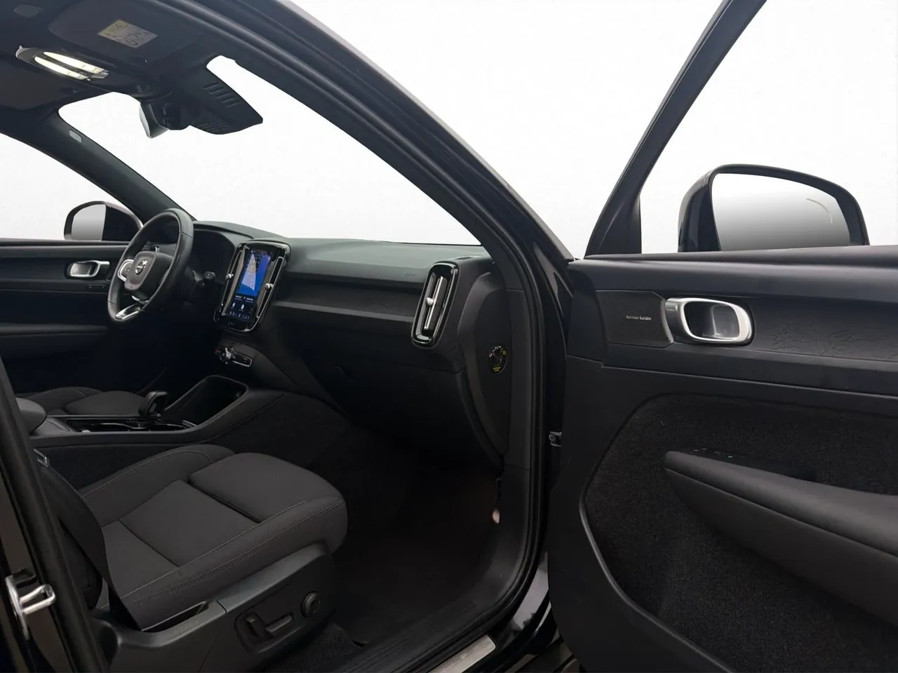 Vehicle image 32