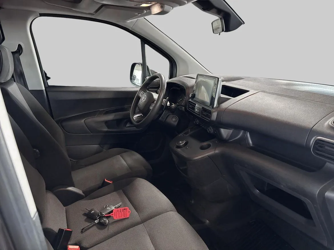 Vehicle image 11