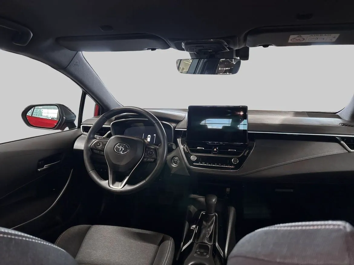 Vehicle image 10