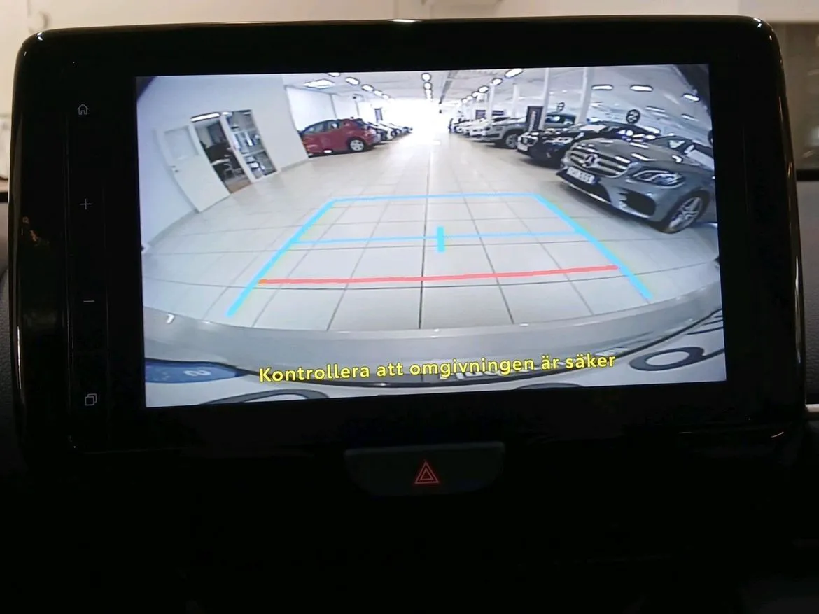 Vehicle image 18