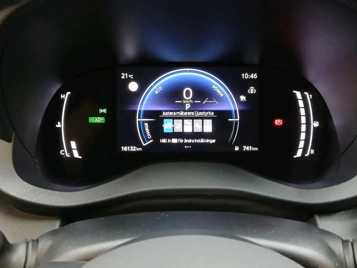 Vehicle image 14
