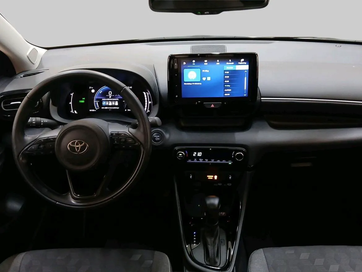 Vehicle image 10