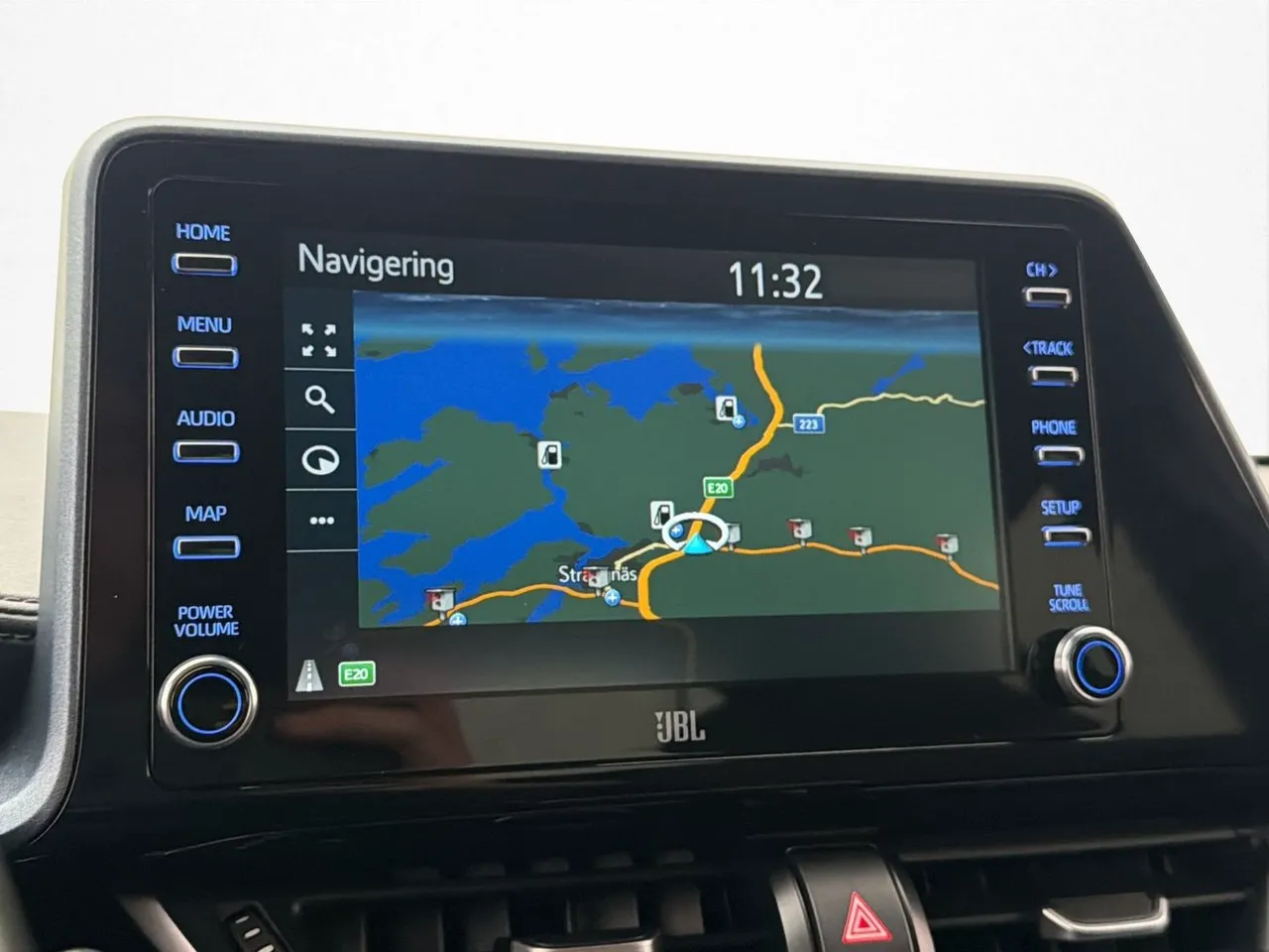 Vehicle image 18