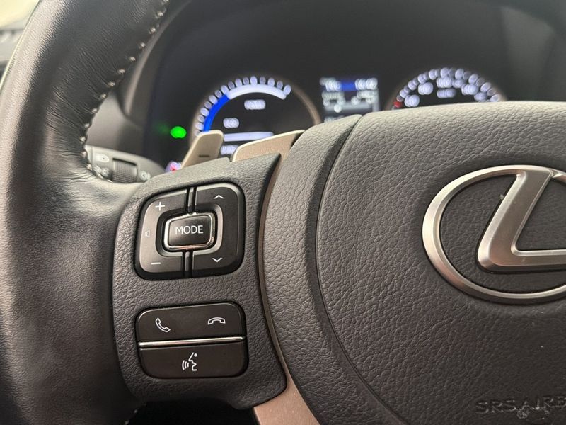 Lexus NX bild 16