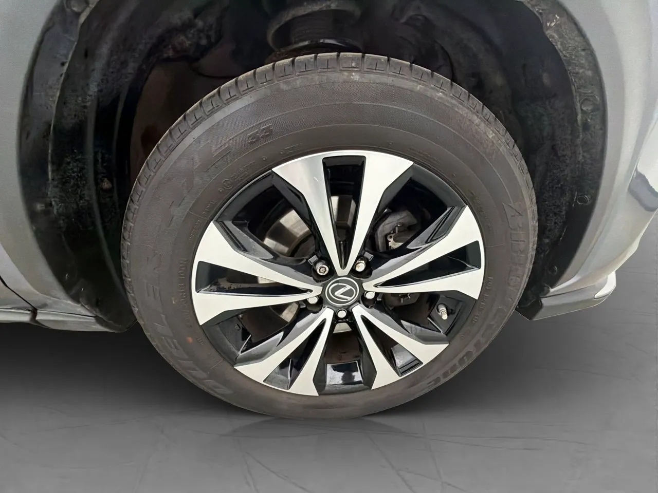 Vehicle image 33
