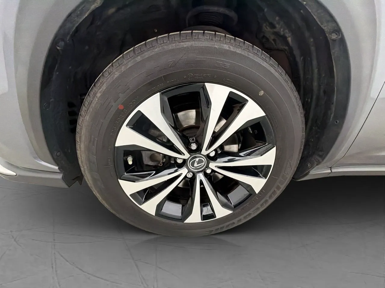 Vehicle image 30
