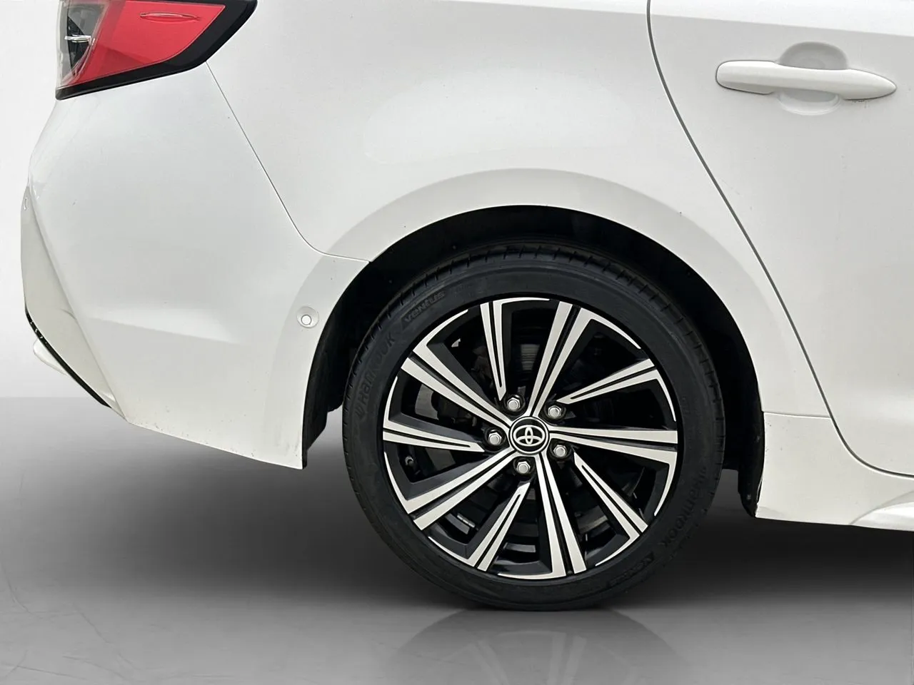 Vehicle image 30