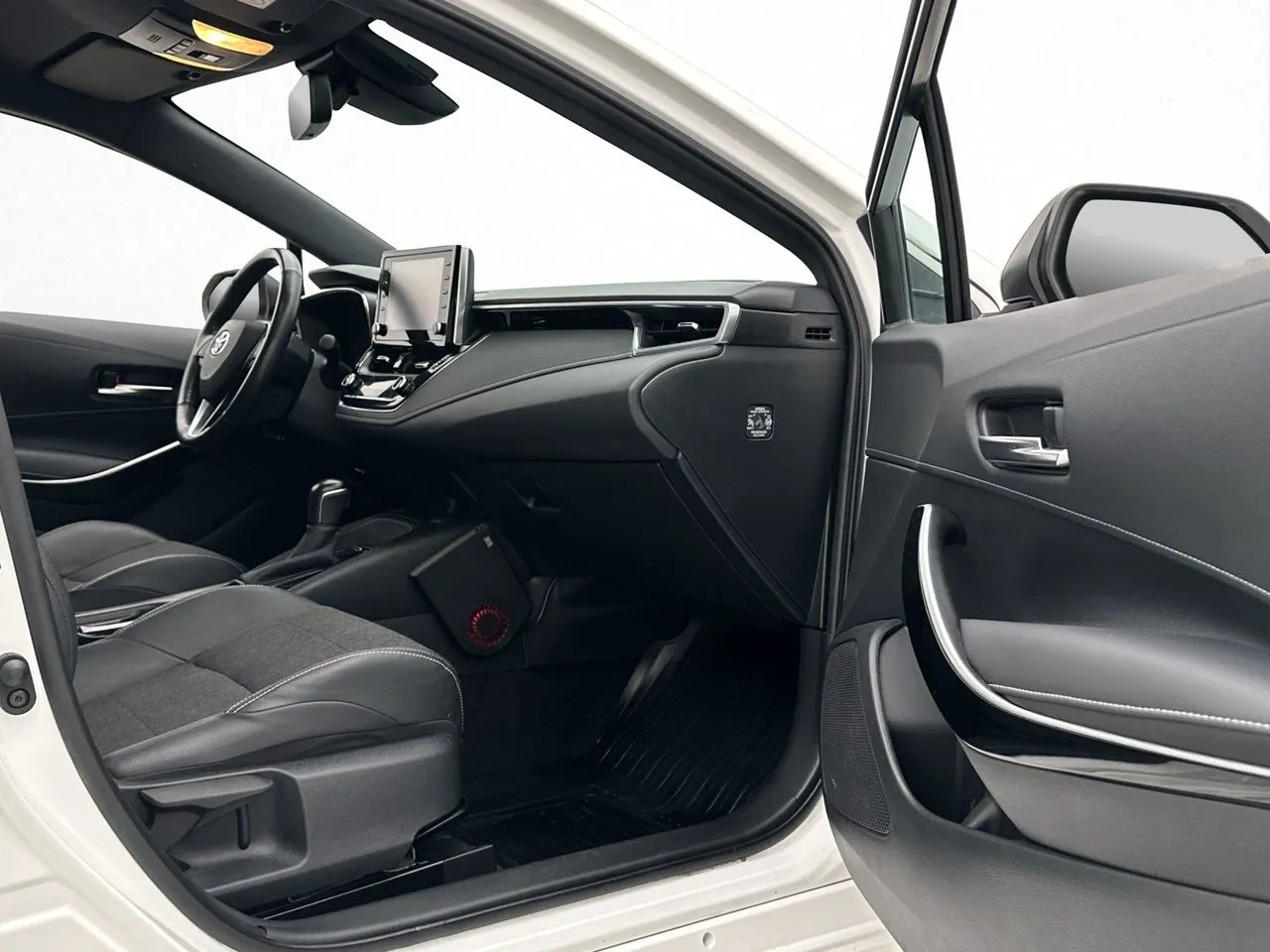 Vehicle image 25