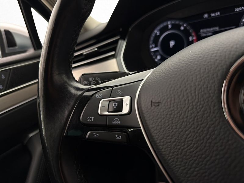 Volkswagen Passat bild 14