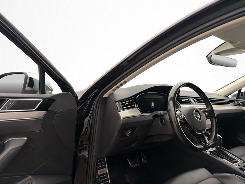 Volkswagen Passat bild 11