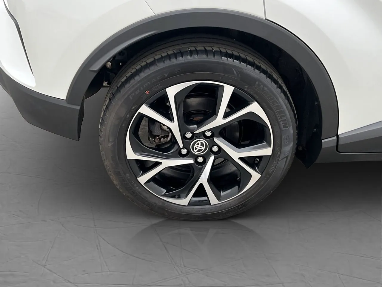 Vehicle image 30