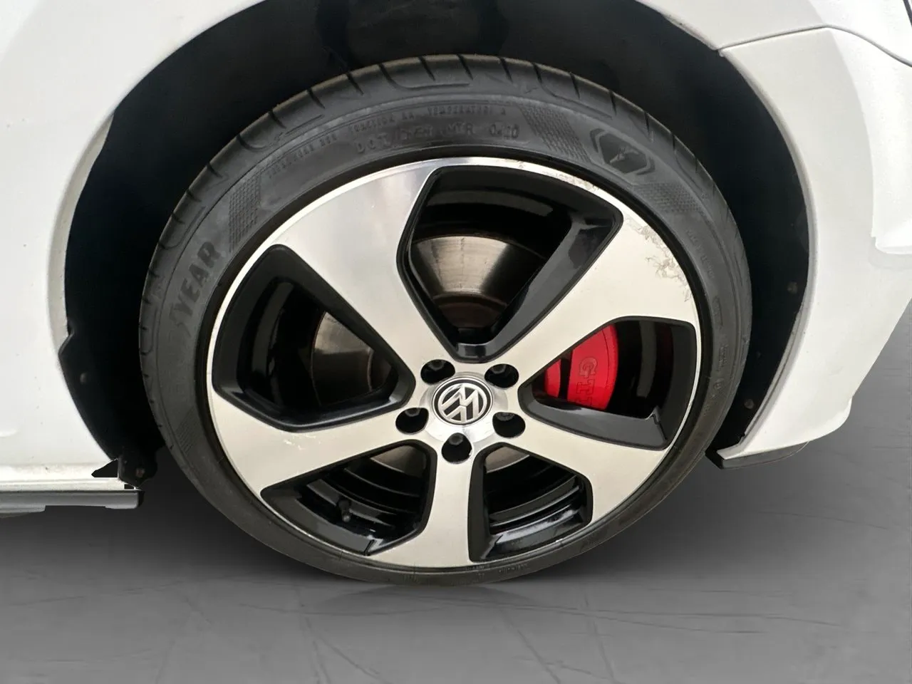 Vehicle image 30