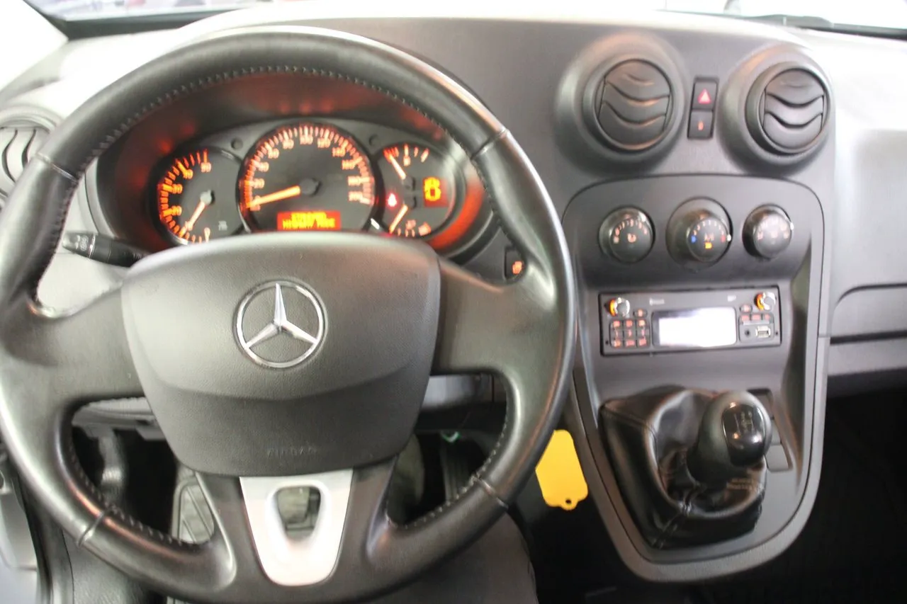 Vehicle image 18