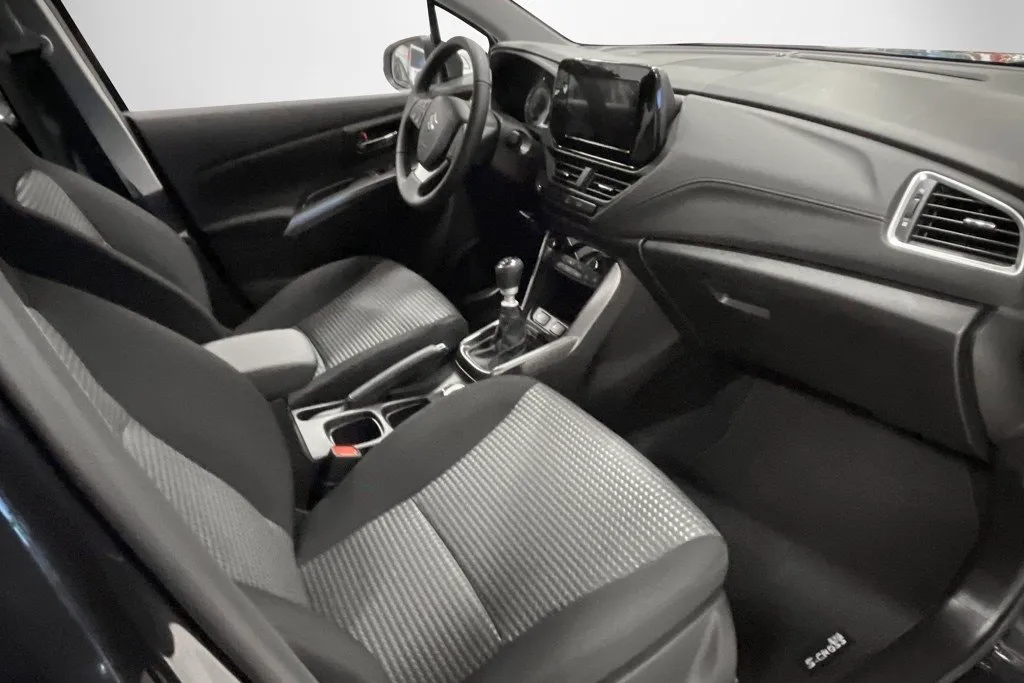 Vehicle image 7