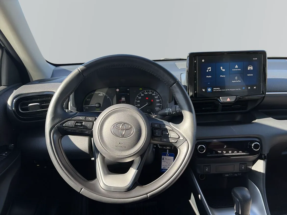 Vehicle image 8