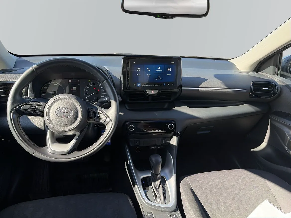 Vehicle image 7