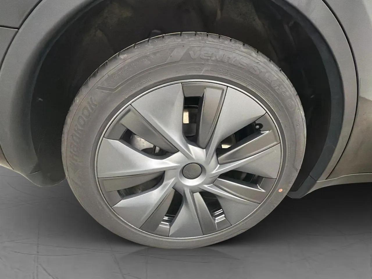Vehicle image 33