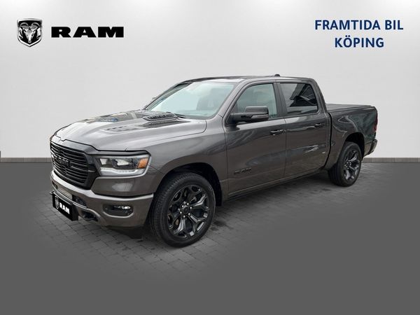 Dodge Ram 1500 Laramie Night V8 5.7 LED-Tailgate-Flaklock-En ägare ! - 2024