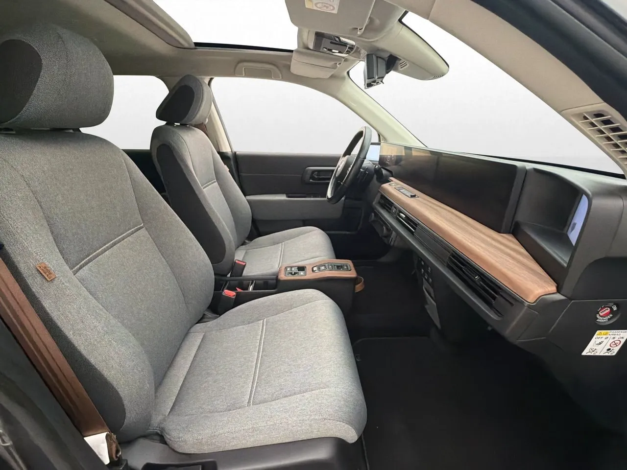 Vehicle image 23