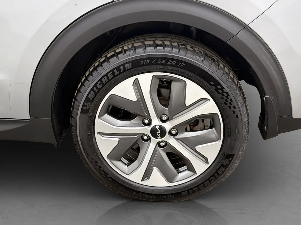 Vehicle image 30