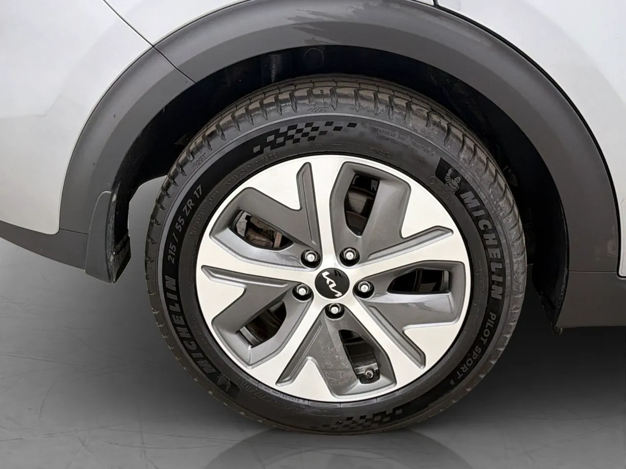 Vehicle image 31