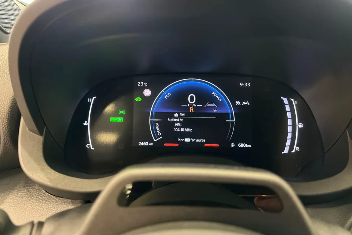 Vehicle image 15