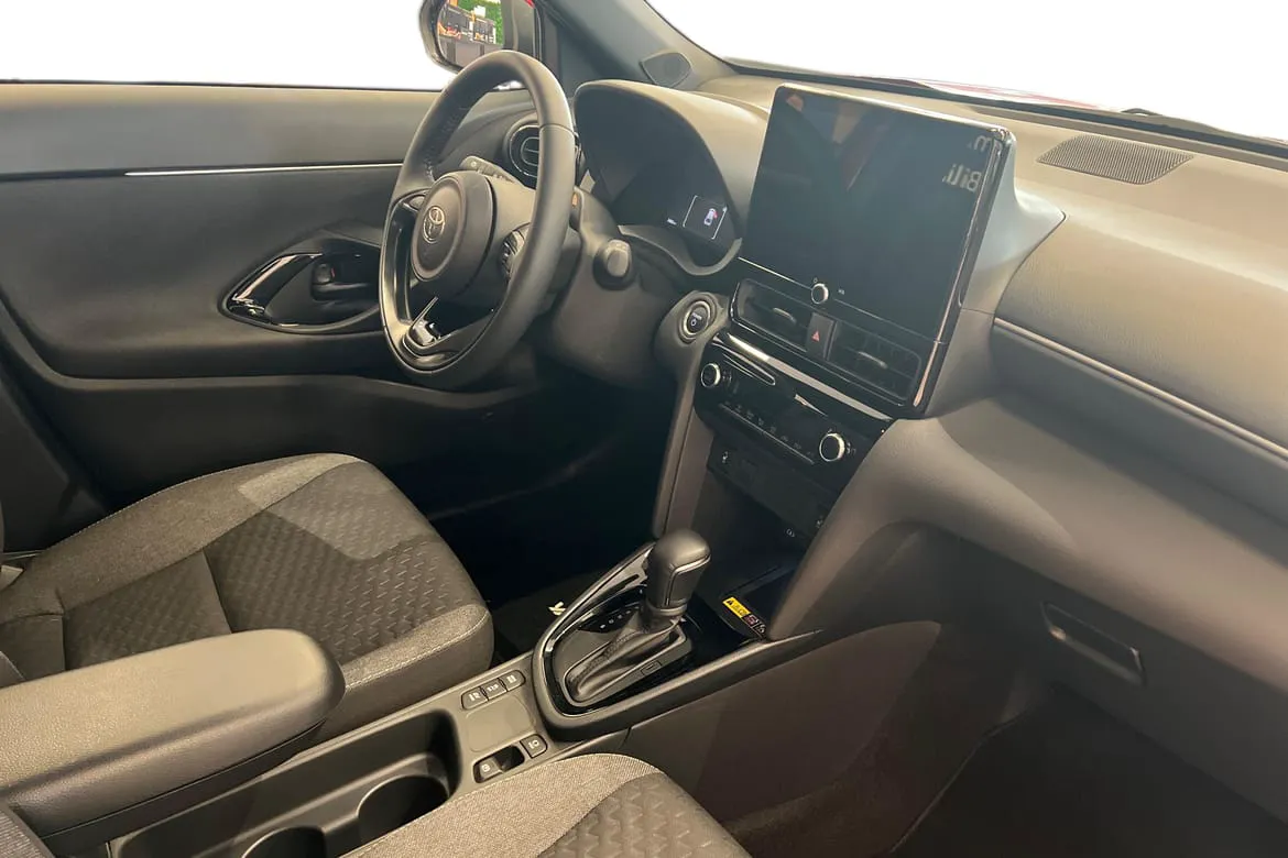 Vehicle image 6