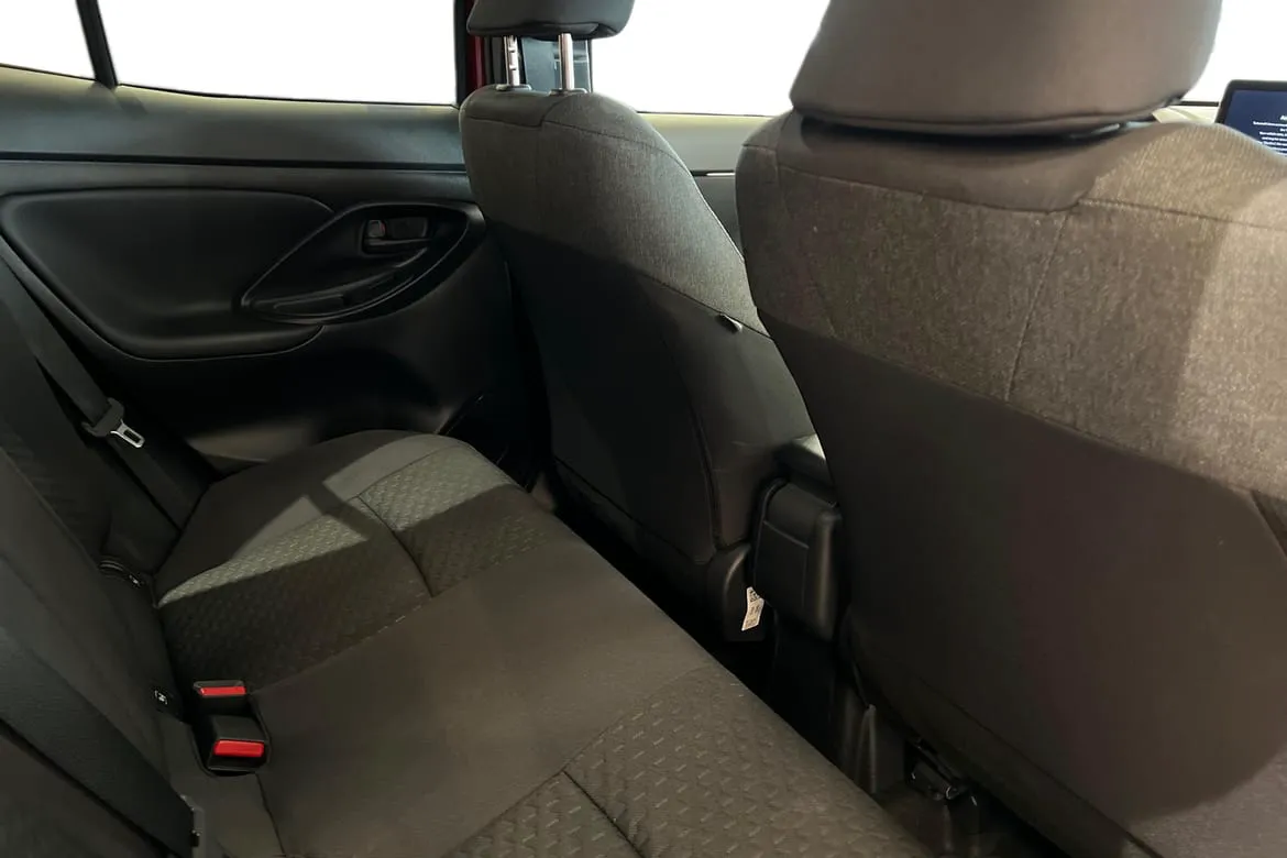 Vehicle image 8