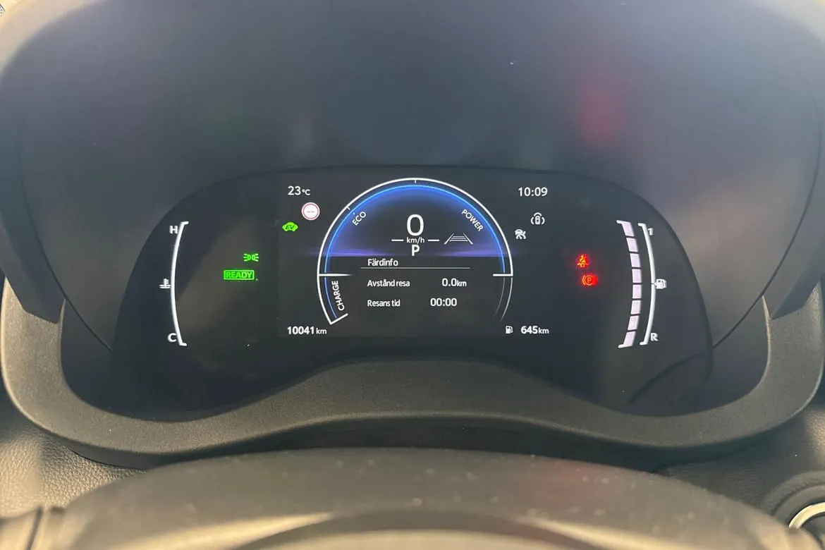 Vehicle image 15