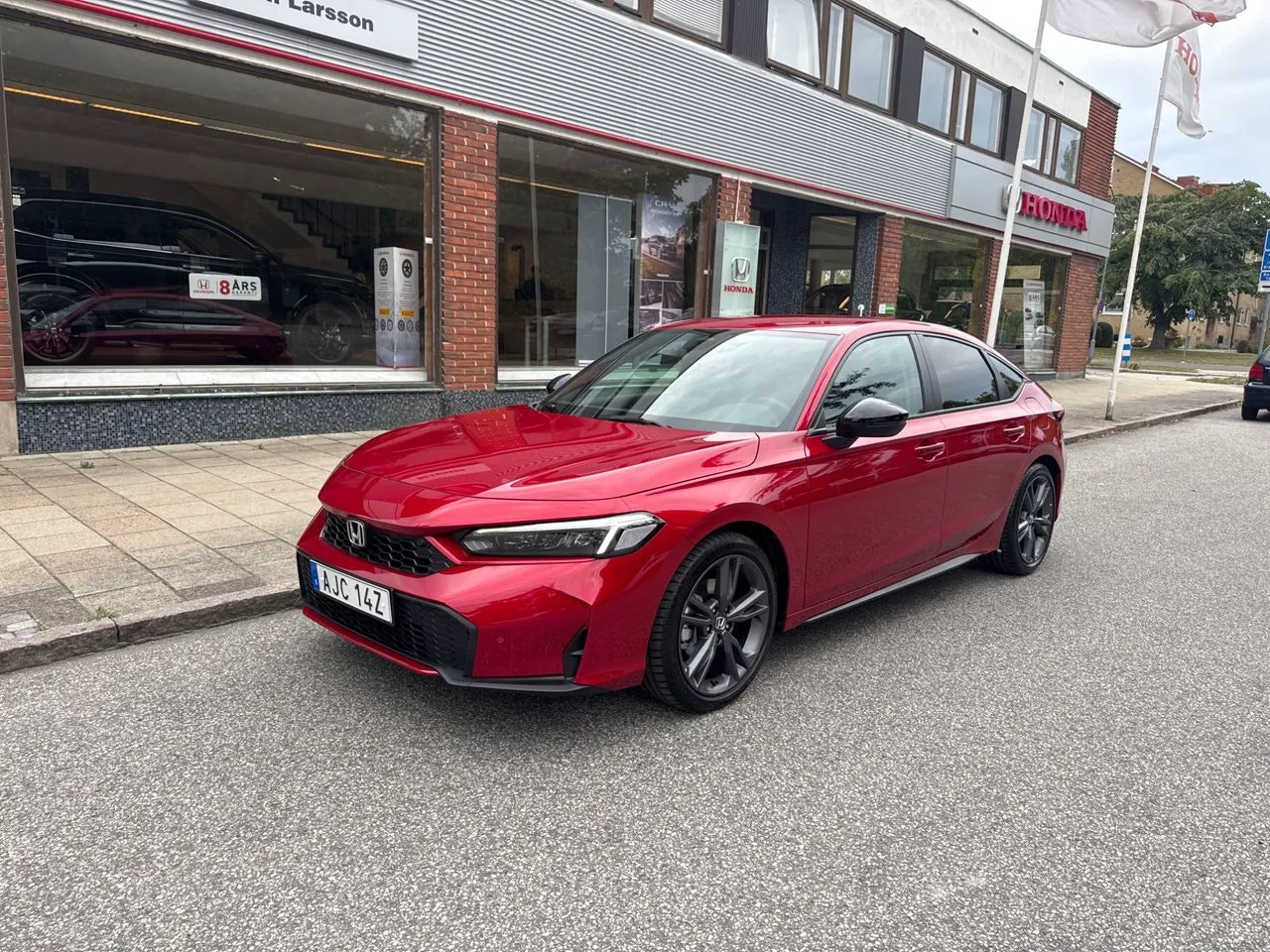 Vehicle image 1