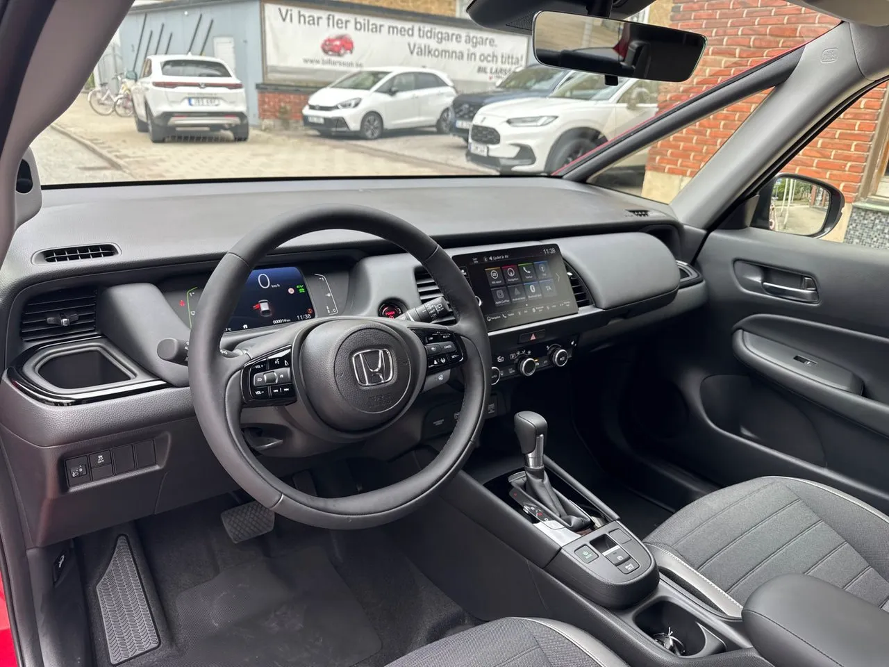 Vehicle image 8
