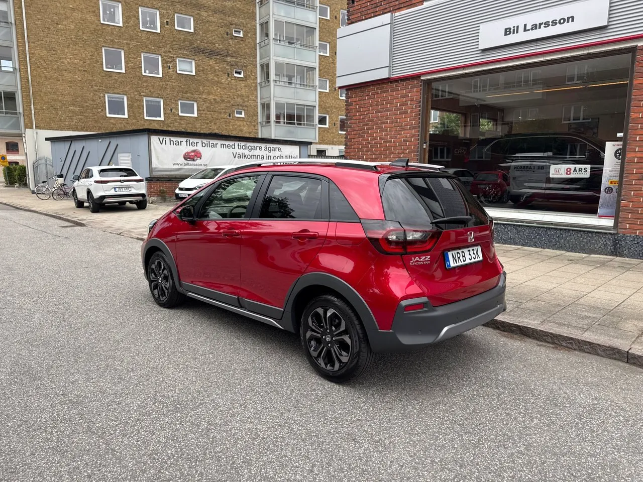 Vehicle image 3