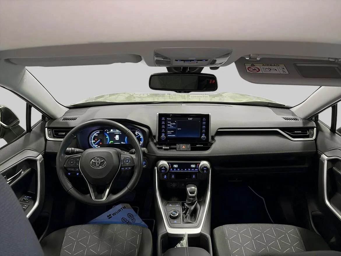 Vehicle image 11